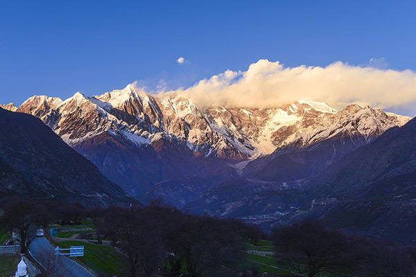 拉萨-林芝-大峡谷-拉姆拉措-达古峡谷-山南环线-纳木措北岸-圣象天门7晚8日游